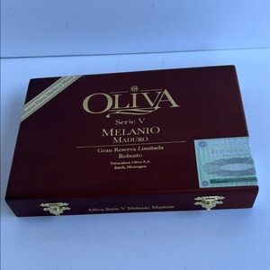 Oliva Serie V Melanio Maduro Cigar Box - Dark Mahogany